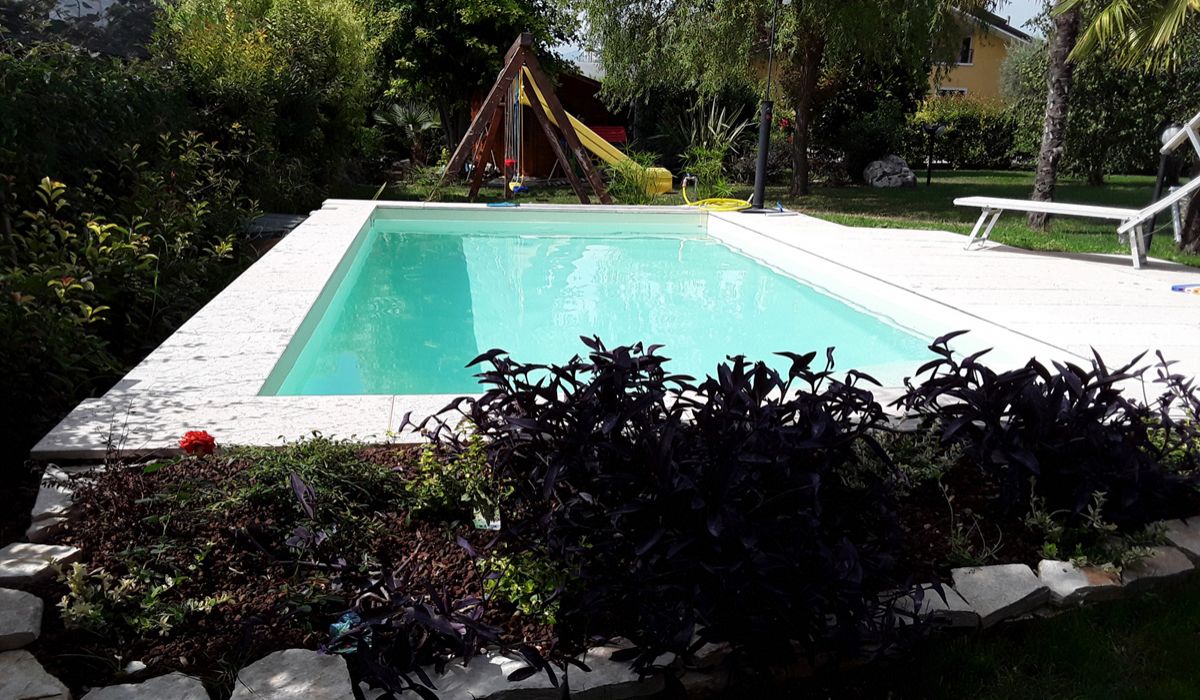 piscina-pescantina-98634877f5ef8fb698499ba081efabde.jpg